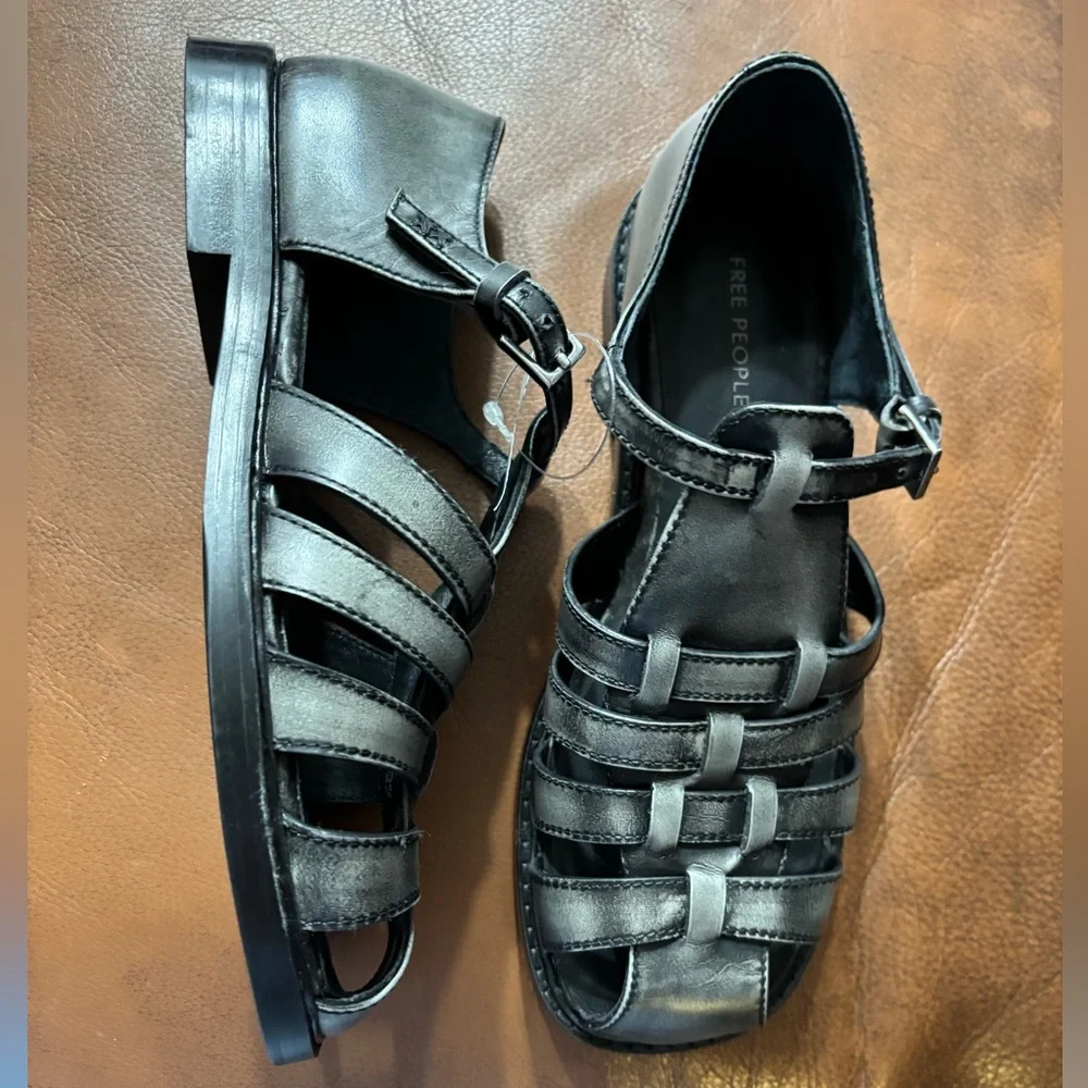 Free People Willow Leather Fisherman Sandals With Buckle Metallic Size 6 NWT